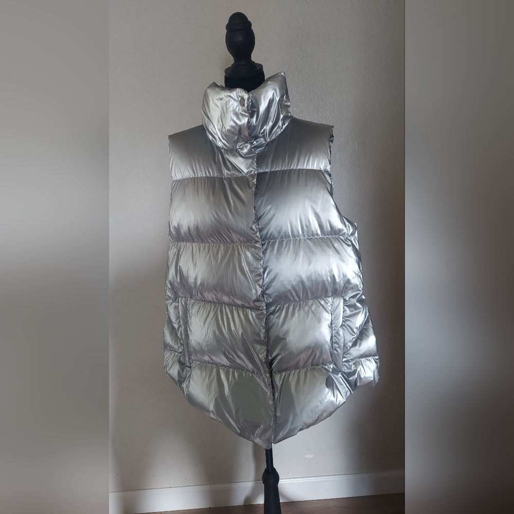 Athleta Puffer Vest